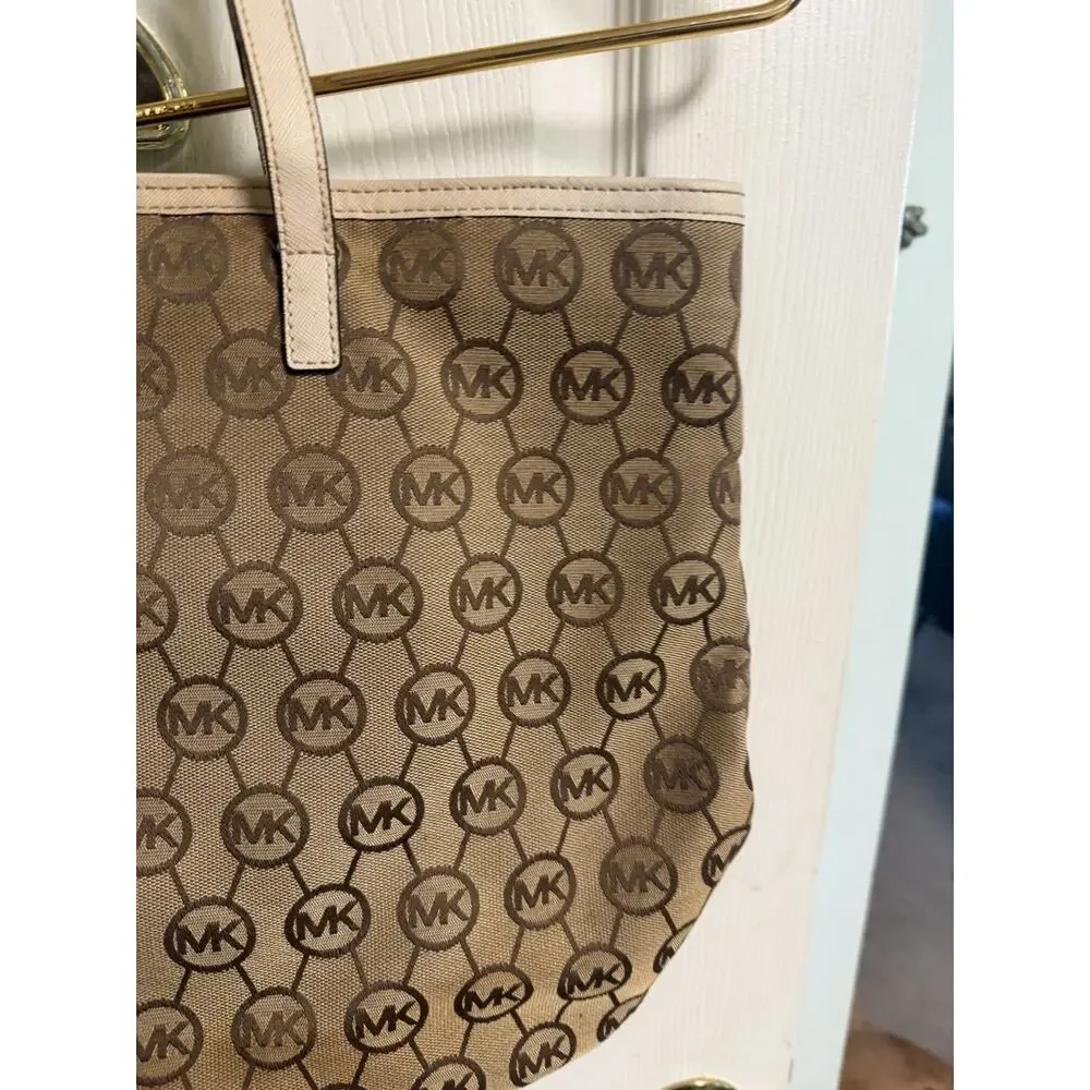 MICHAEL KORS SIGNATURE SHOULDER TOTE GOLDEN ZIPPED WHITE LEATHER TRIM 17x11